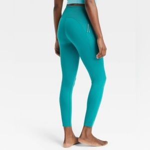 All in motion turquoise leggings